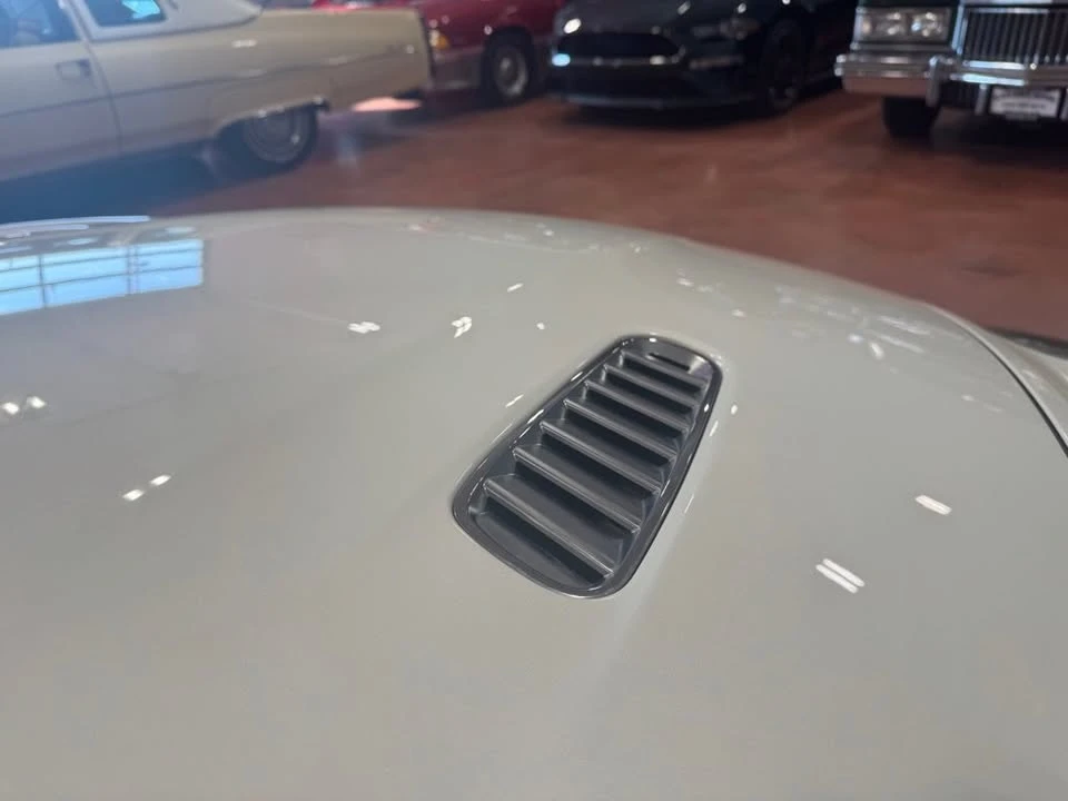 2015 Aston Martin DB9 - Image 17 of 19