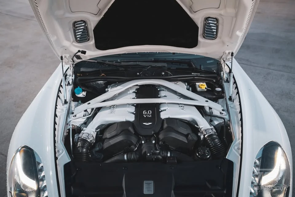 2015 Aston Martin DB9 - Image 19 of 20