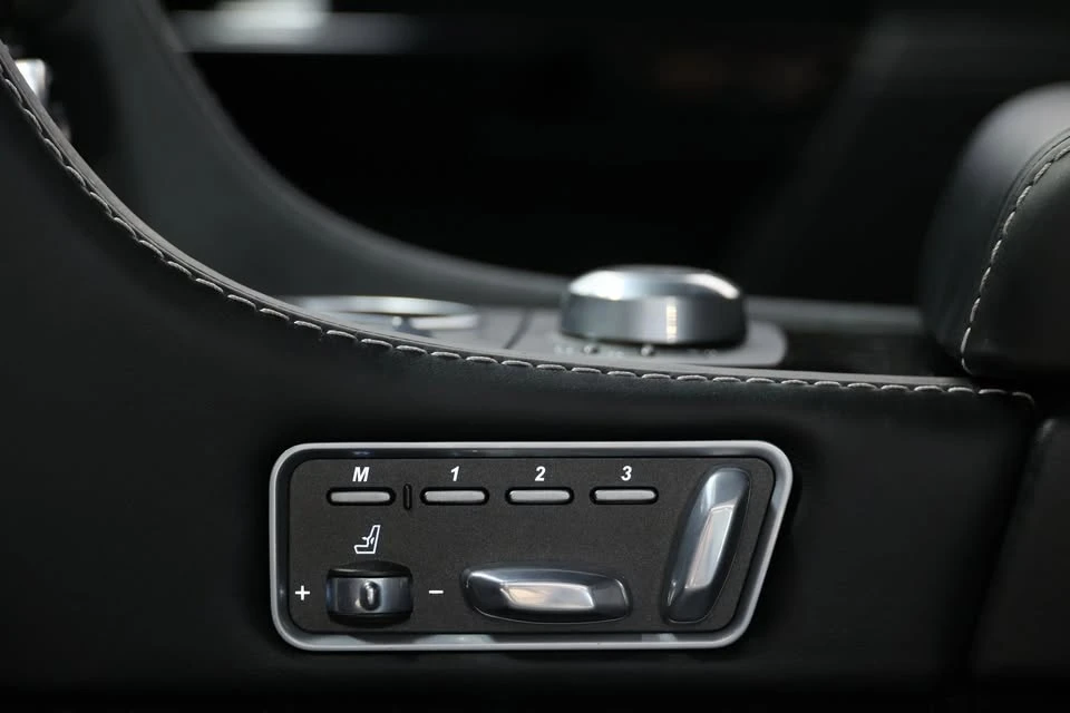 2015 Aston Martin Rapide - Image 15 of 19