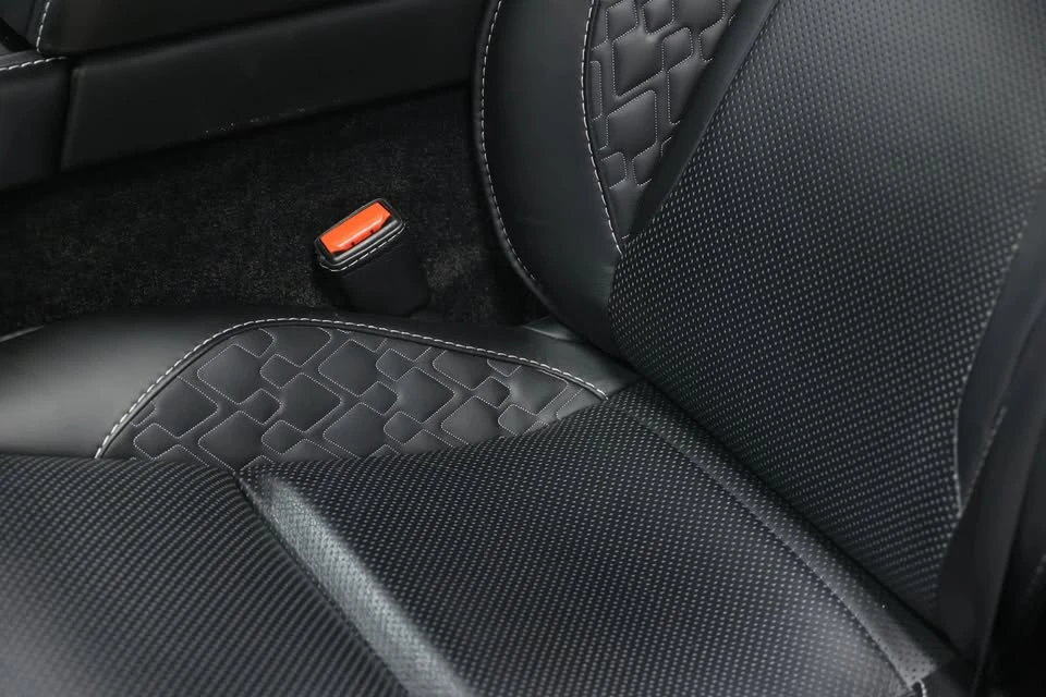 2015 Aston Martin Rapide - Image 19 of 19