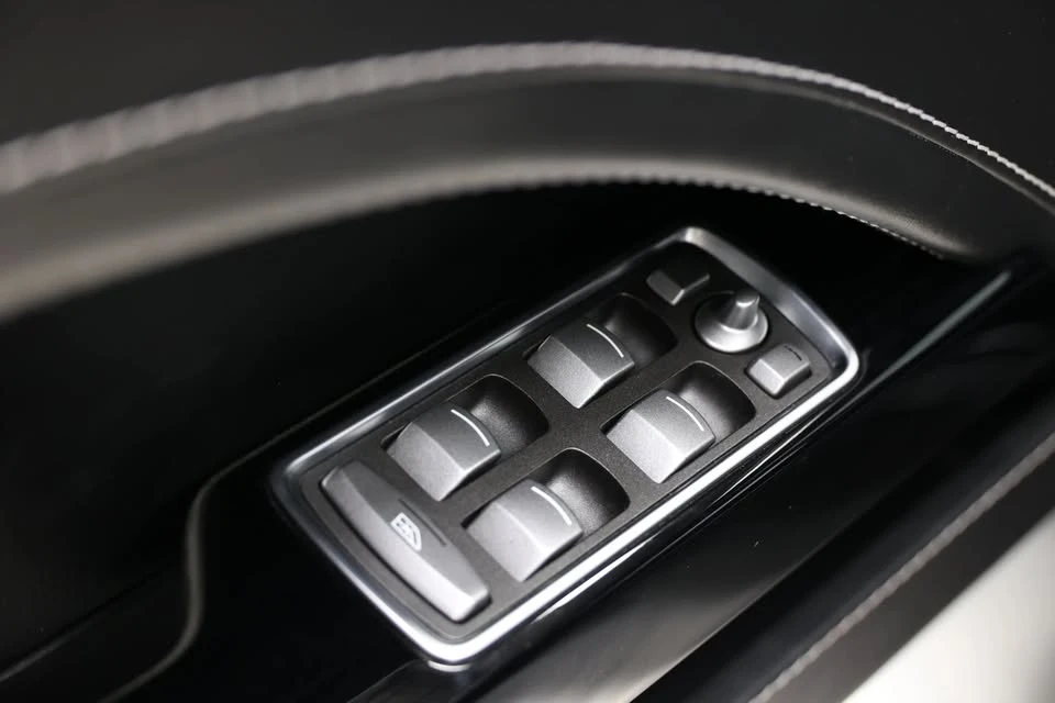 2015 Aston Martin Rapide - Image 12 of 19