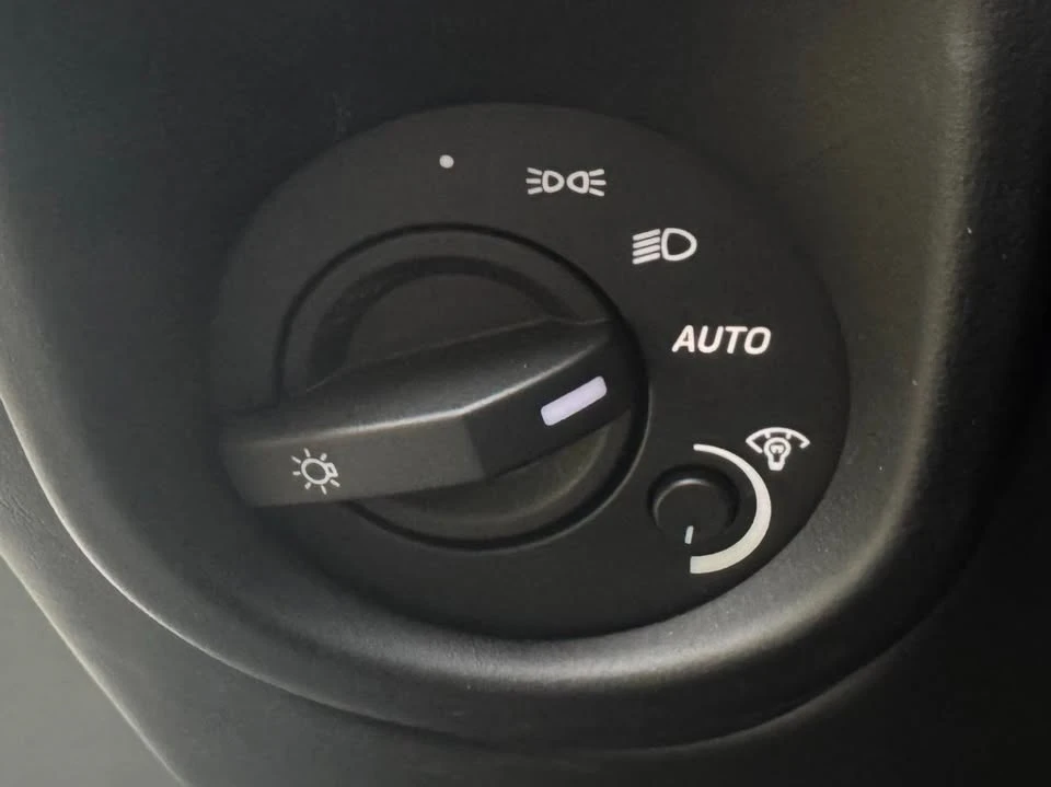2015 Aston Martin V8 Vantage (2006-2017) - Image 17 of 20