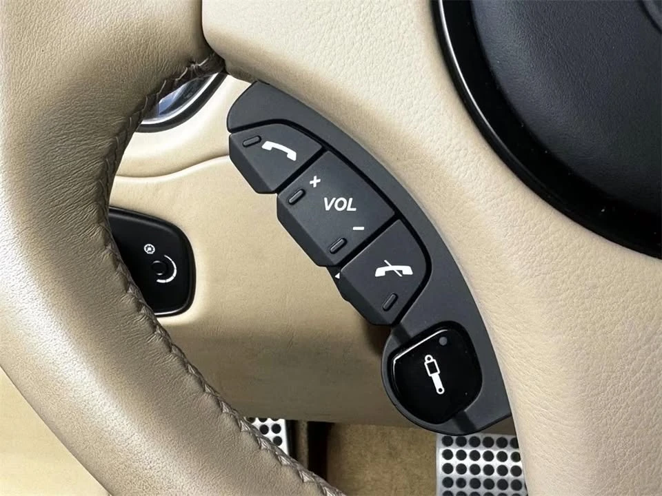 2015 Aston Martin Vanquish 2nd Gen - Image 16 of 18