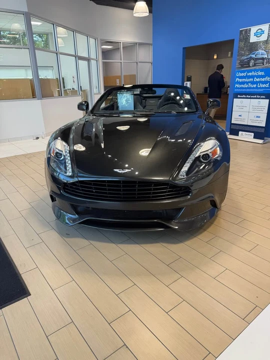 2015 Aston Martin Vanquish 2nd Gen - Image 2 of 3