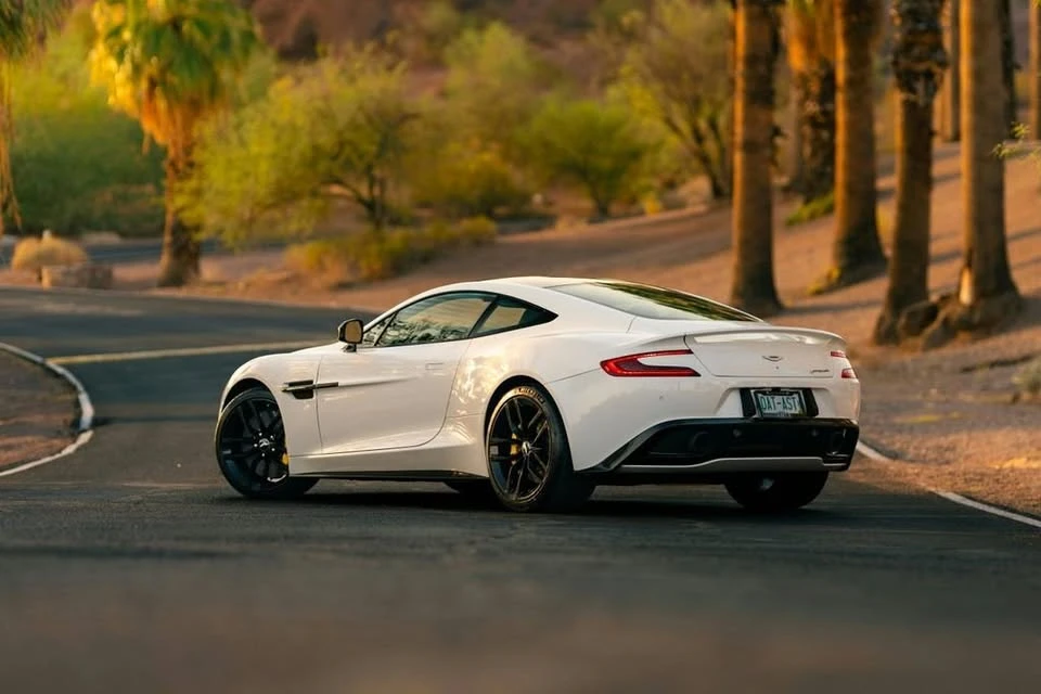 2015 Aston Martin Vanquish 2nd Gen - Image 8 of 20