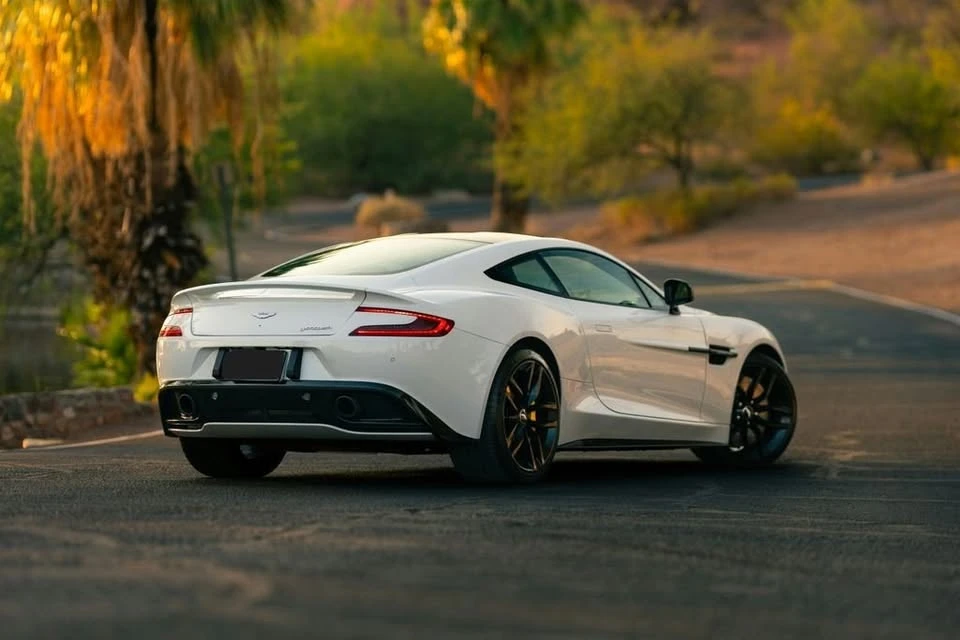 2015 Aston Martin Vanquish 2nd Gen - Image 14 of 20