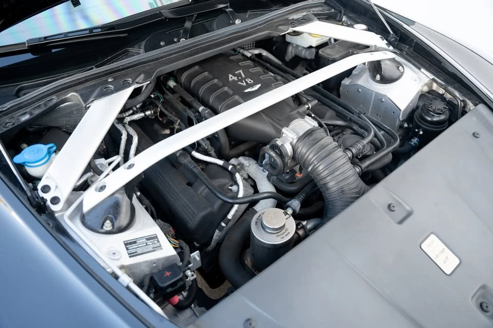 2015 Aston Martin V8 Vantage (2006-2017) - Image 16 of 17
