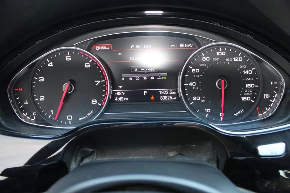 2015 Audi D4 A8 - Image 10 of 20