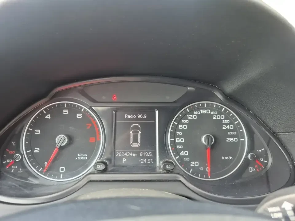 2015 Audi 8R Q5 - Image 2 of 4
