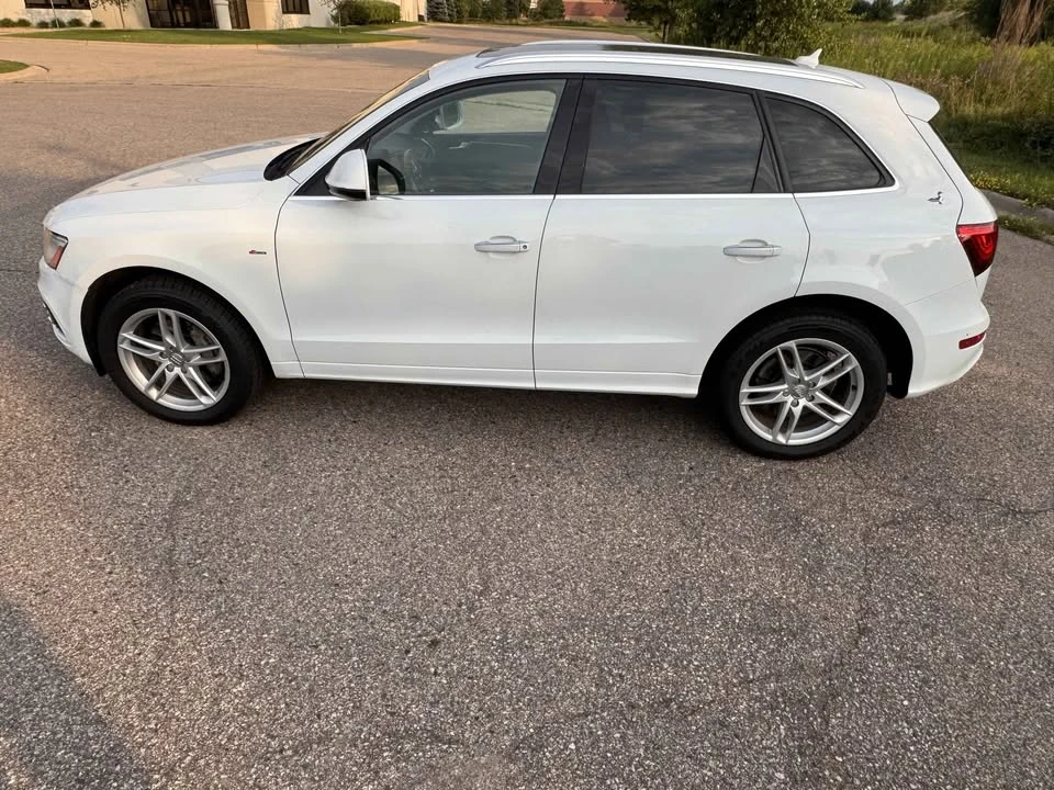 2015 Audi 8R Q5 - Image 2 of 12