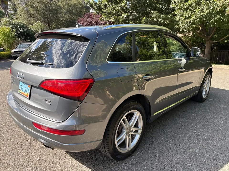 2015 Audi 8R Q5 - Image 2 of 12