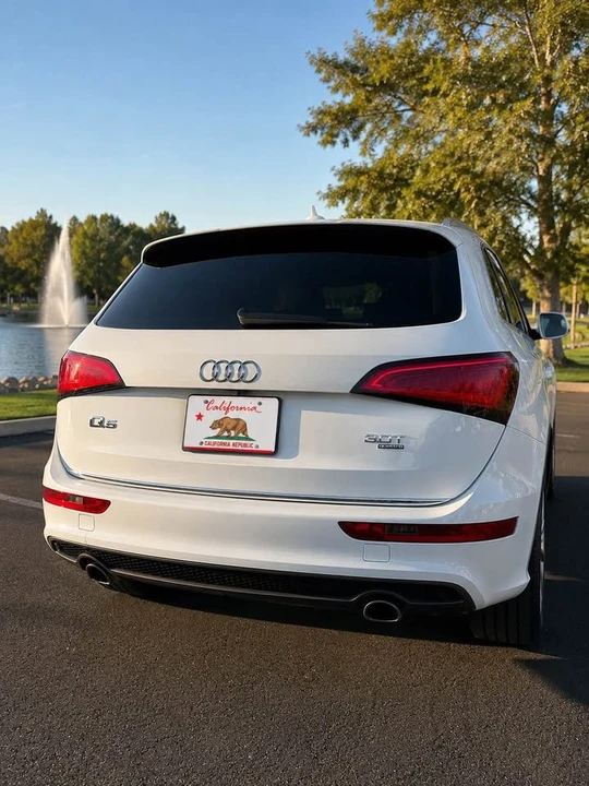 2015 Audi 8R Q5 - Image 2 of 4