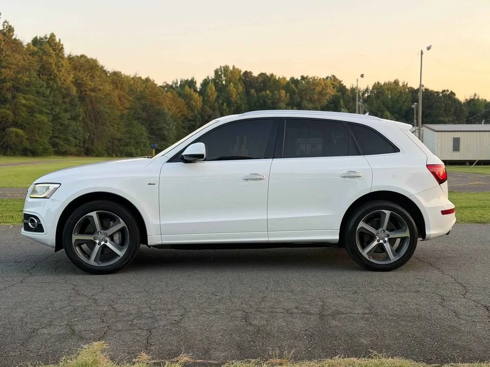 2015 Audi 8R Q5 - Image 2 of 19