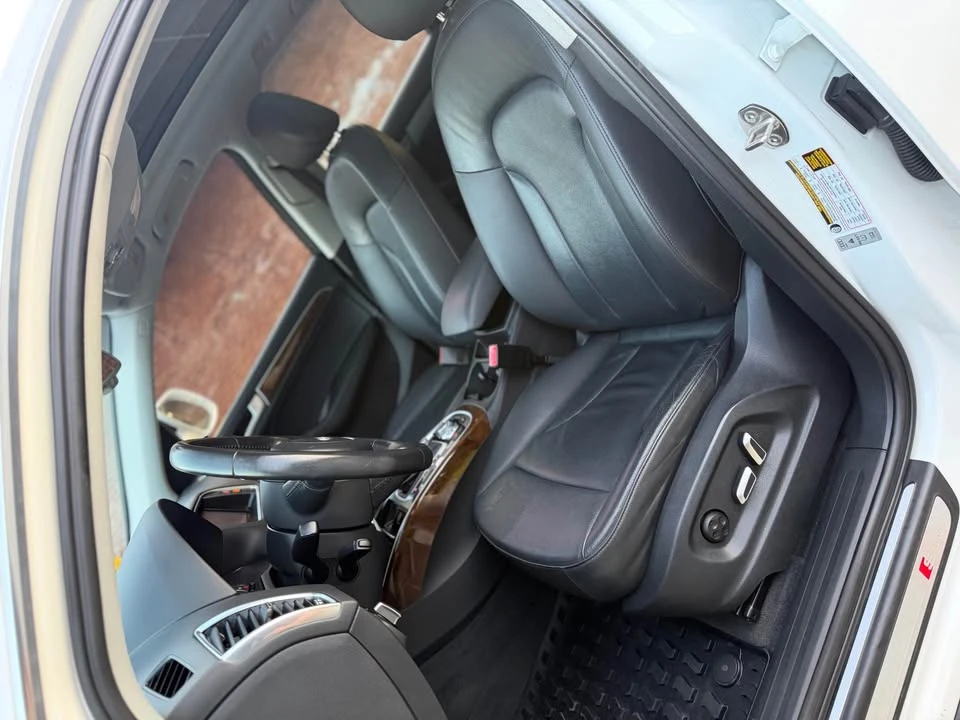 2015 Audi 8R Q5 - Image 8 of 18