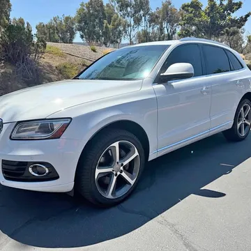 2015 Audi Q5 3.2 Quattro Premium Sport Utility 4D
