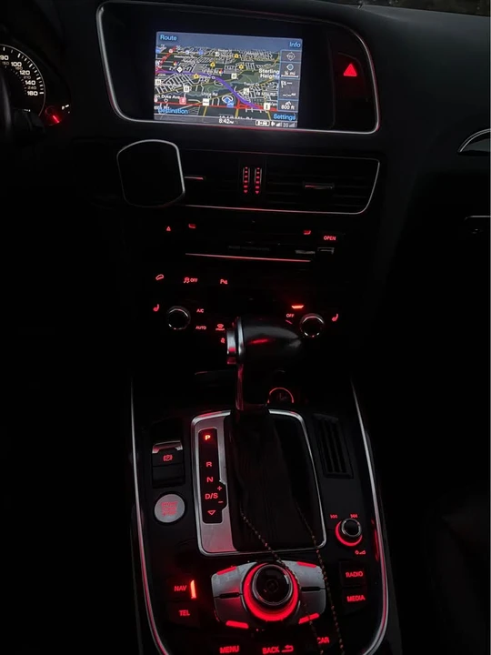 2015 Audi 8R Q5 - Image 8 of 13
