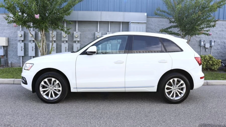2015 Audi 8R Q5 - Image 2 of 25
