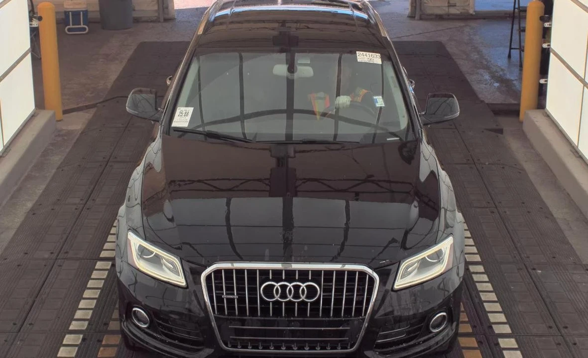 2015 Audi 8R Q5 - Image 2 of 12