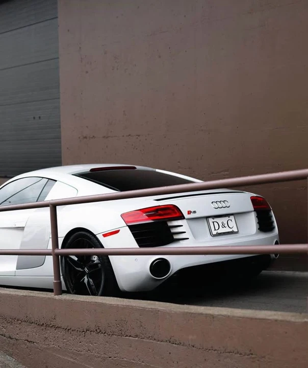 2015 Audi 42 R8 - Image 2 of 5