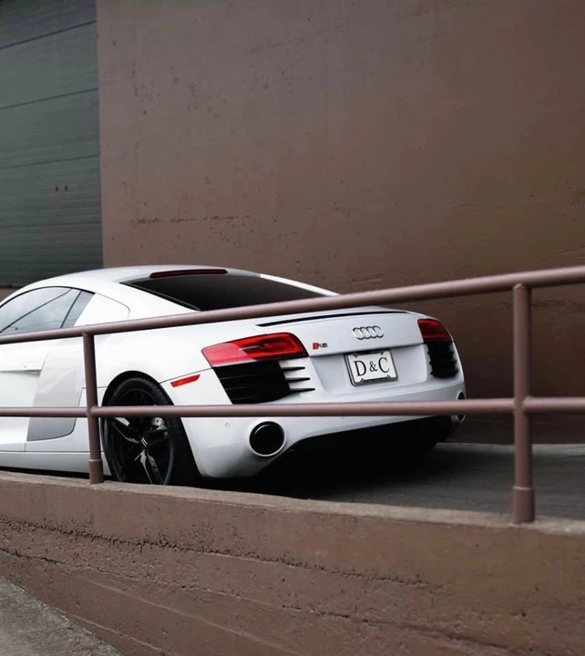 2015 Audi 42 R8 - Image 2 of 5