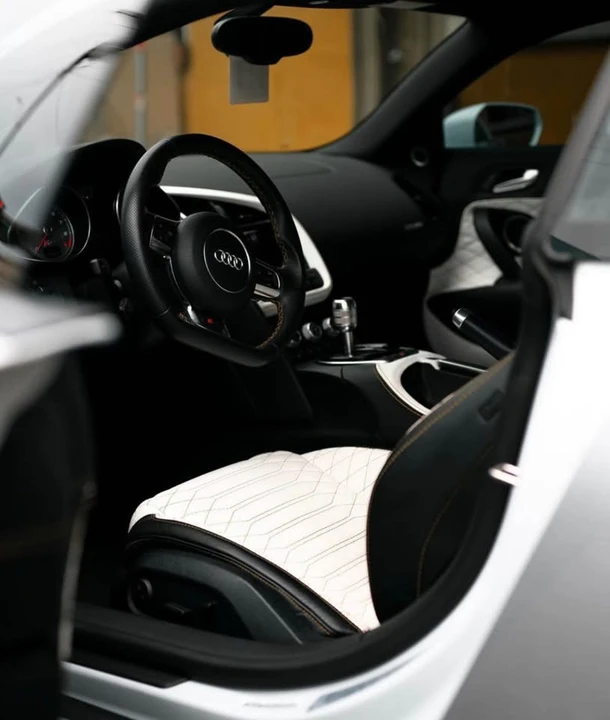 2015 Audi 42 R8 - Image 4 of 5