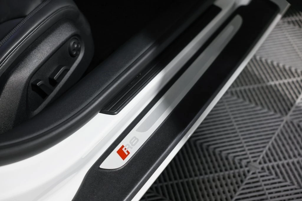 2015 Audi 42 R8 - Image 21 of 21