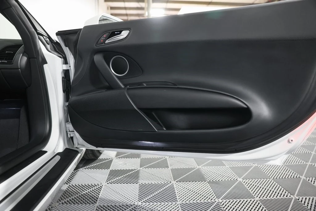 2015 Audi 42 R8 - Image 20 of 21