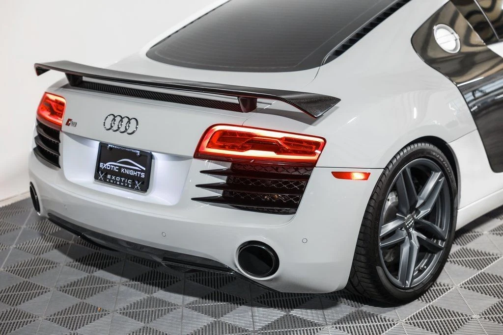 2015 Audi 42 R8 - Image 7 of 21