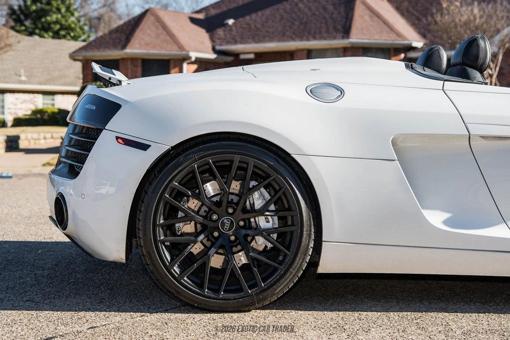 2015 Audi 42 R8 - Image 10 of 12