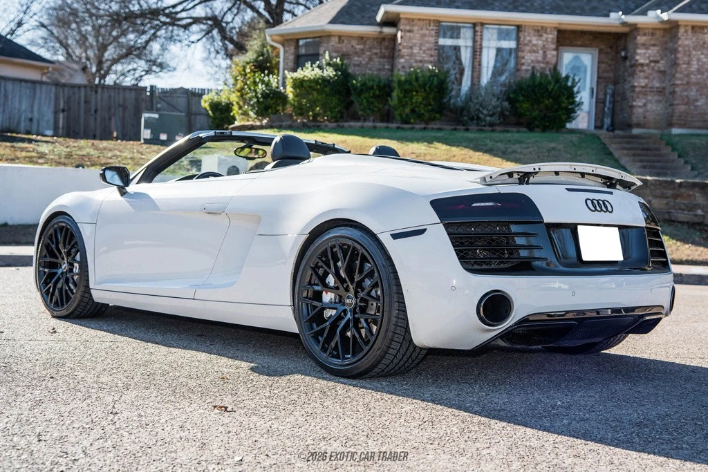 2015 Audi 42 R8 - Image 6 of 12