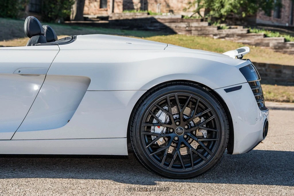 2015 Audi 42 R8 - Image 5 of 12