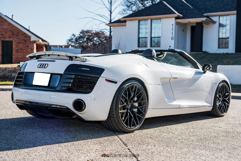 2015 Audi 42 R8 - Image 8 of 12