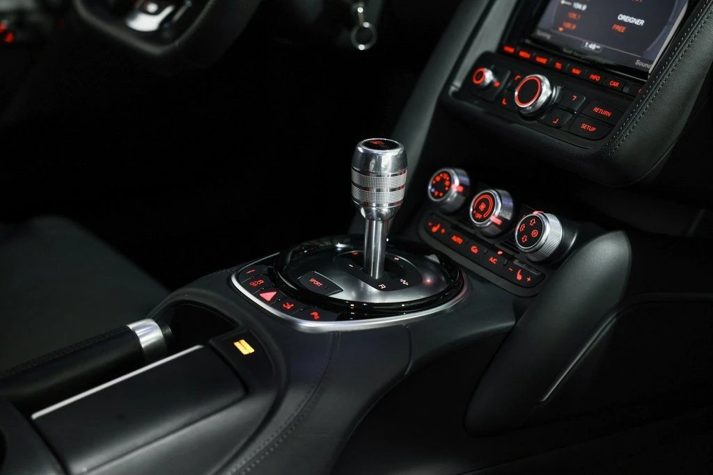 2015 Audi 42 R8 - Image 22 of 28