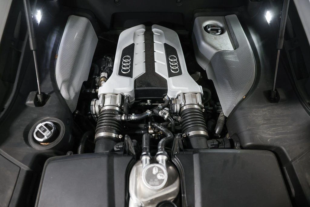 2015 Audi 42 R8 - Image 28 of 28