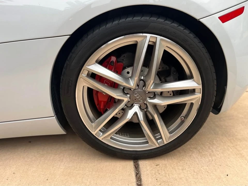 2015 Audi 42 R8 - Image 3 of 9