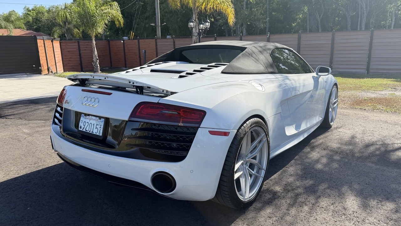 2015 Audi 42 R8 - Image 6 of 21