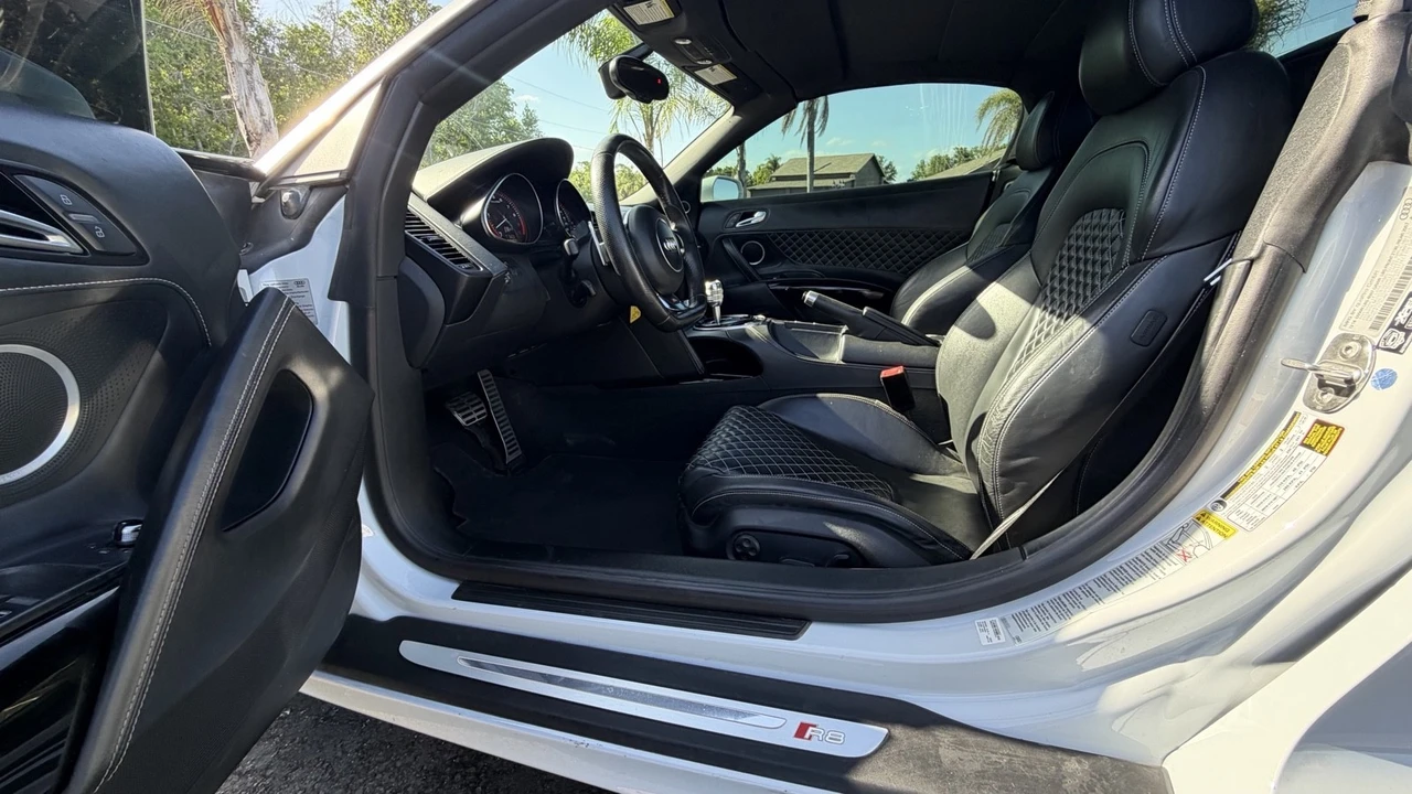 2015 Audi 42 R8 - Image 21 of 21