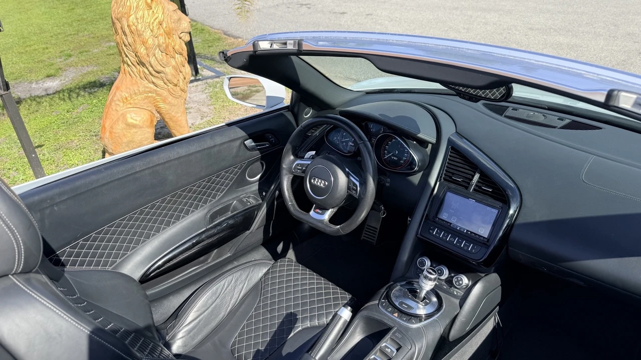 2015 Audi 42 R8 - Image 24 of 25