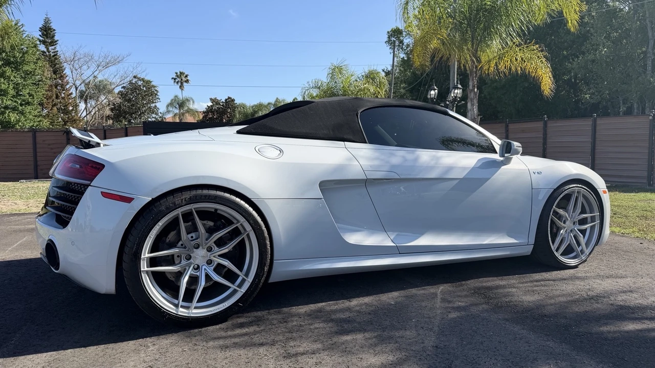 2015 Audi 42 R8 - Image 4 of 21