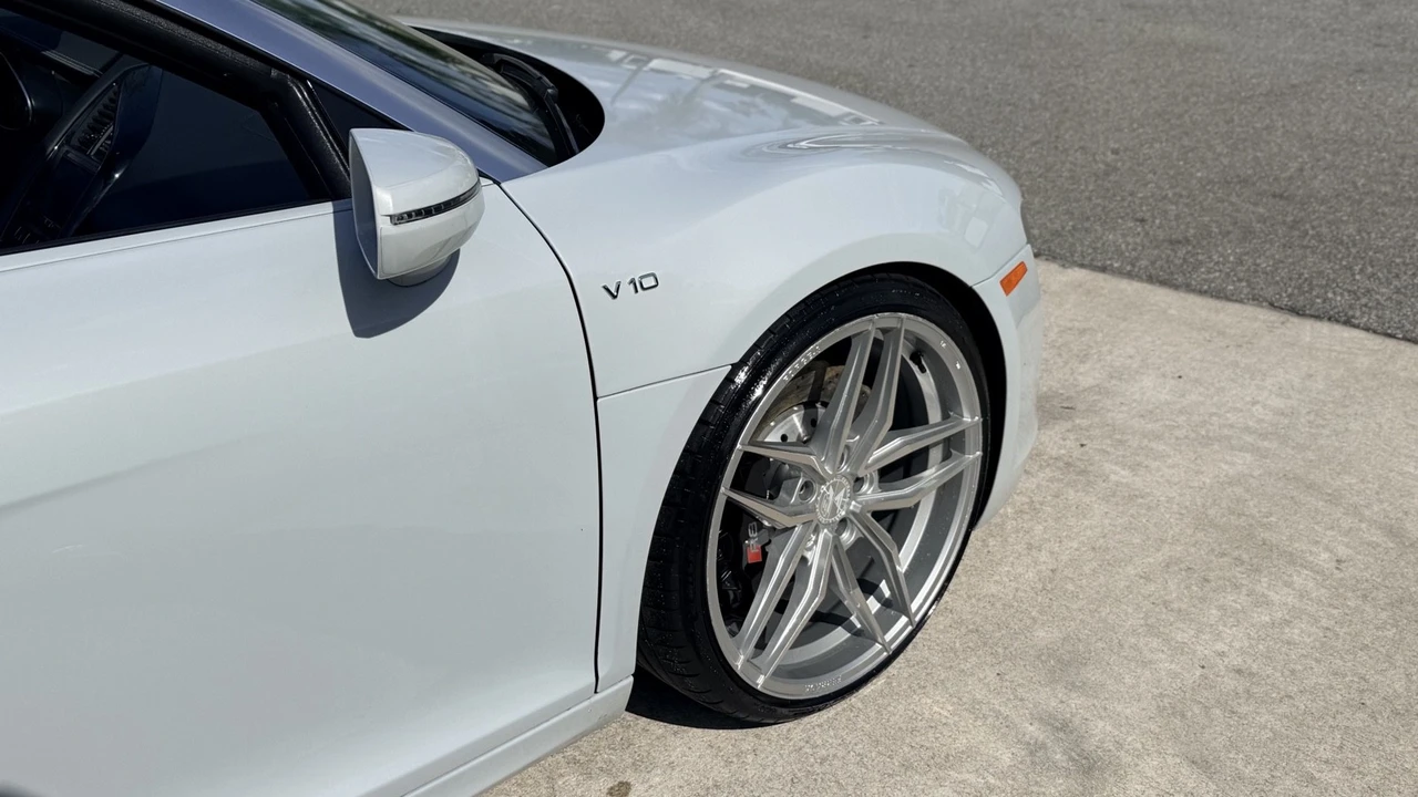 2015 Audi 42 R8 - Image 11 of 25