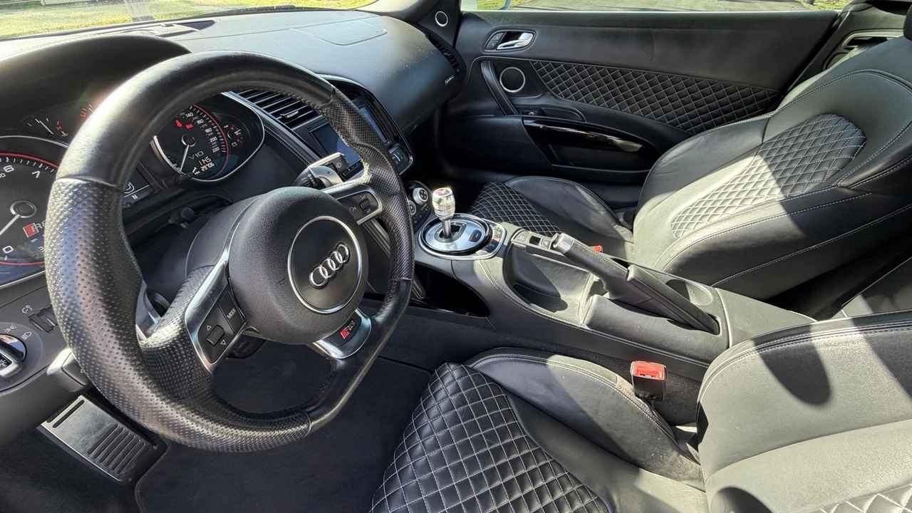 2015 Audi 42 R8 - Image 20 of 21