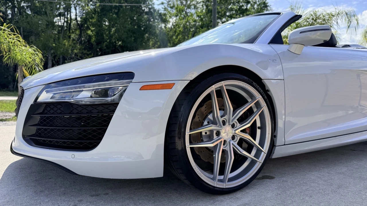 2015 Audi 42 R8 - Image 16 of 25