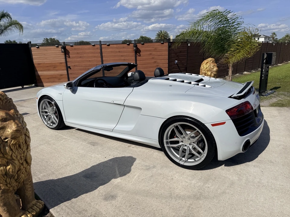2015 Audi 42 R8 - Image 8 of 25