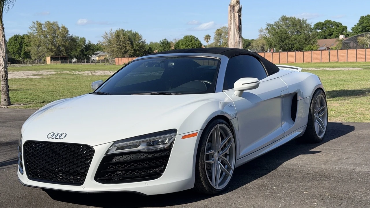 2015 Audi 42 R8 - Image 13 of 21