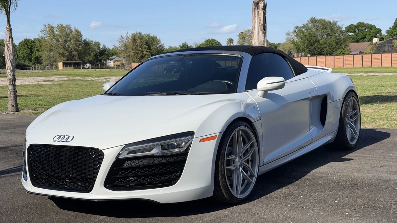 2015 Audi 42 R8 - Image 14 of 21