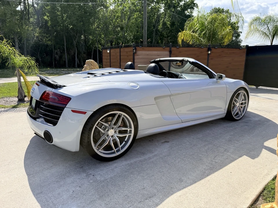 2015 Audi 42 R8 - Image 9 of 25