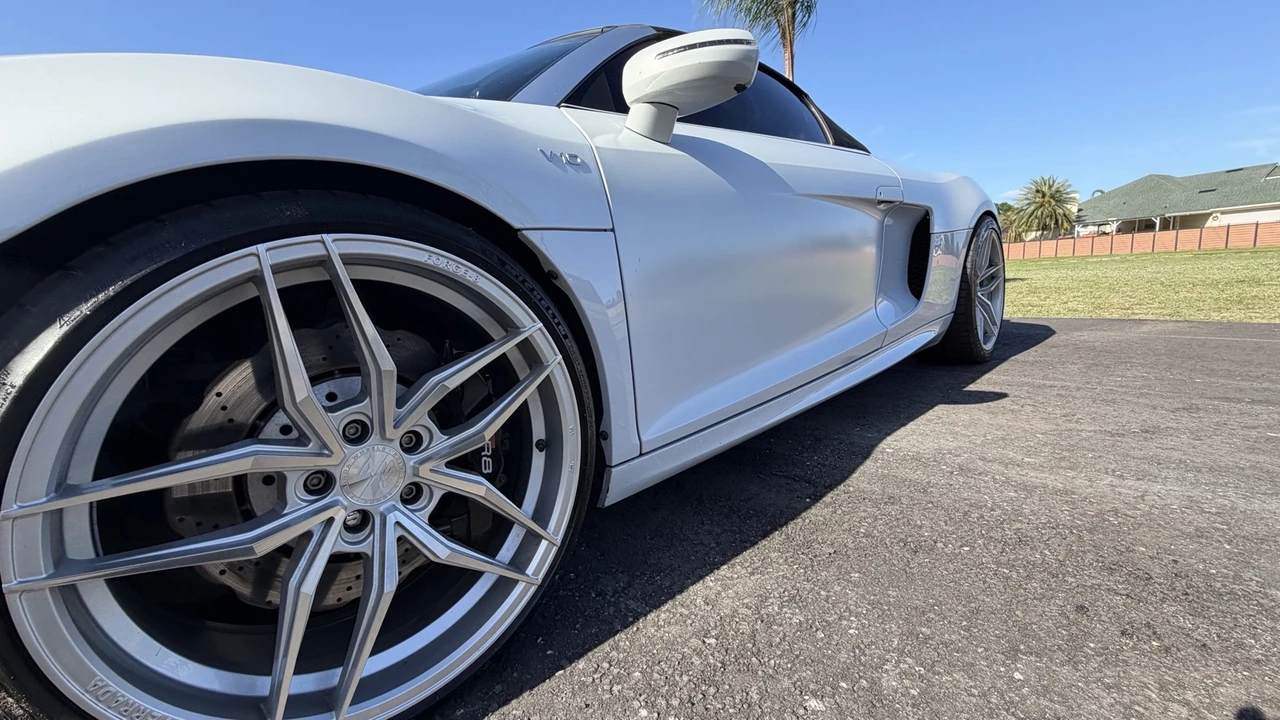 2015 Audi 42 R8 - Image 12 of 21