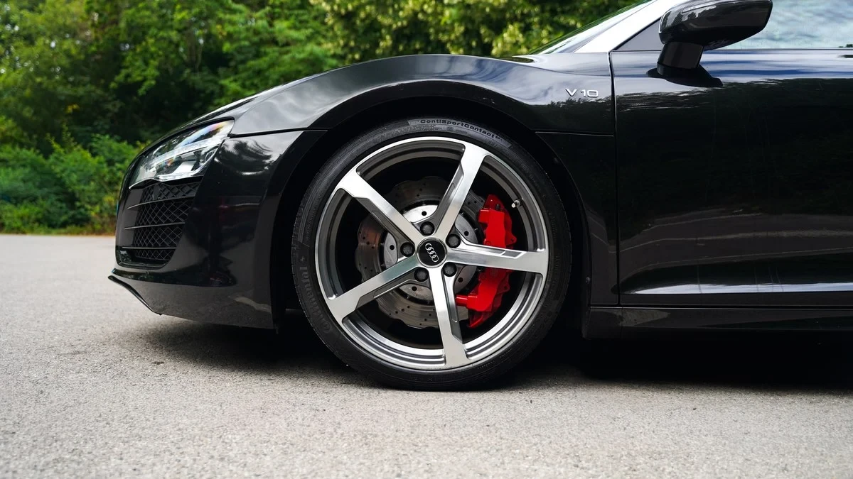 2015 Audi 42 R8 - Image 28 of 30