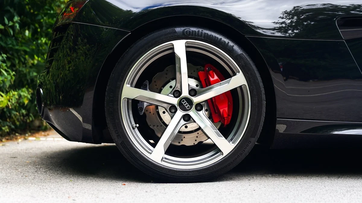 2015 Audi 42 R8 - Image 30 of 30
