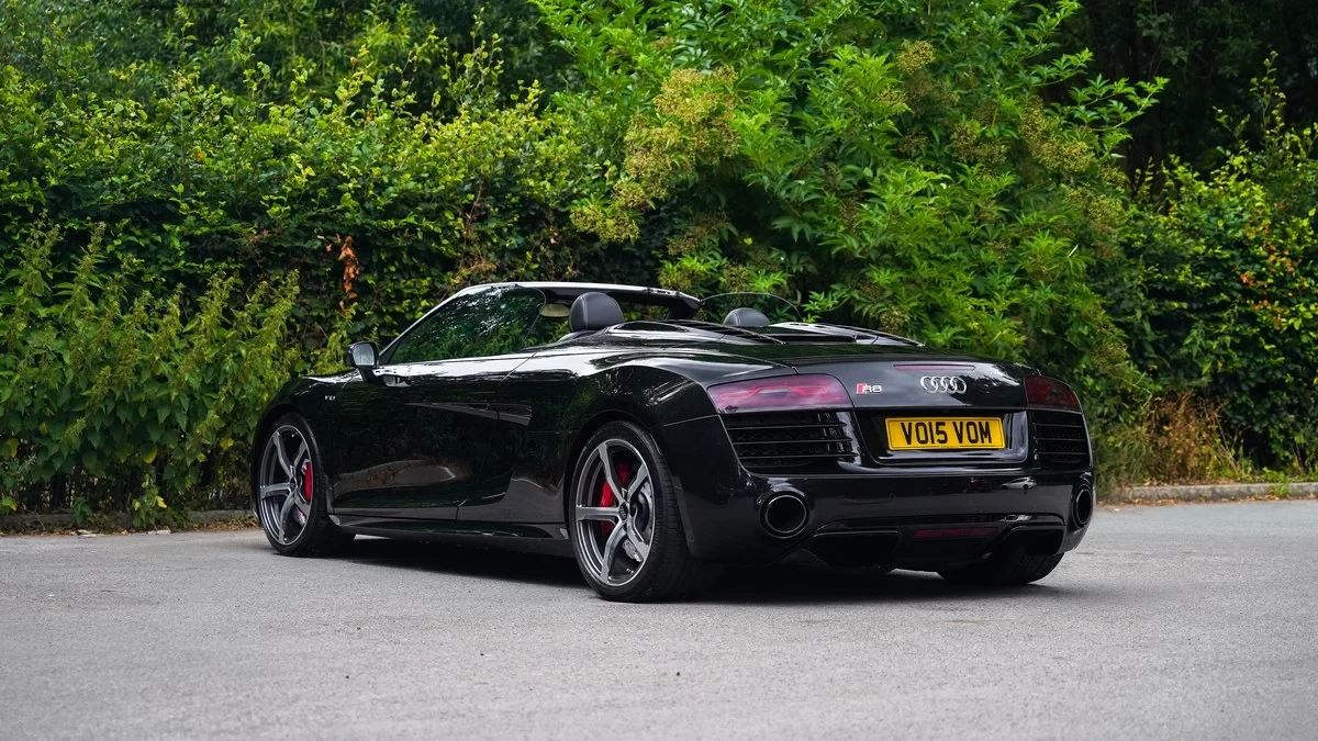2015 Audi 42 R8 - Image 2 of 30